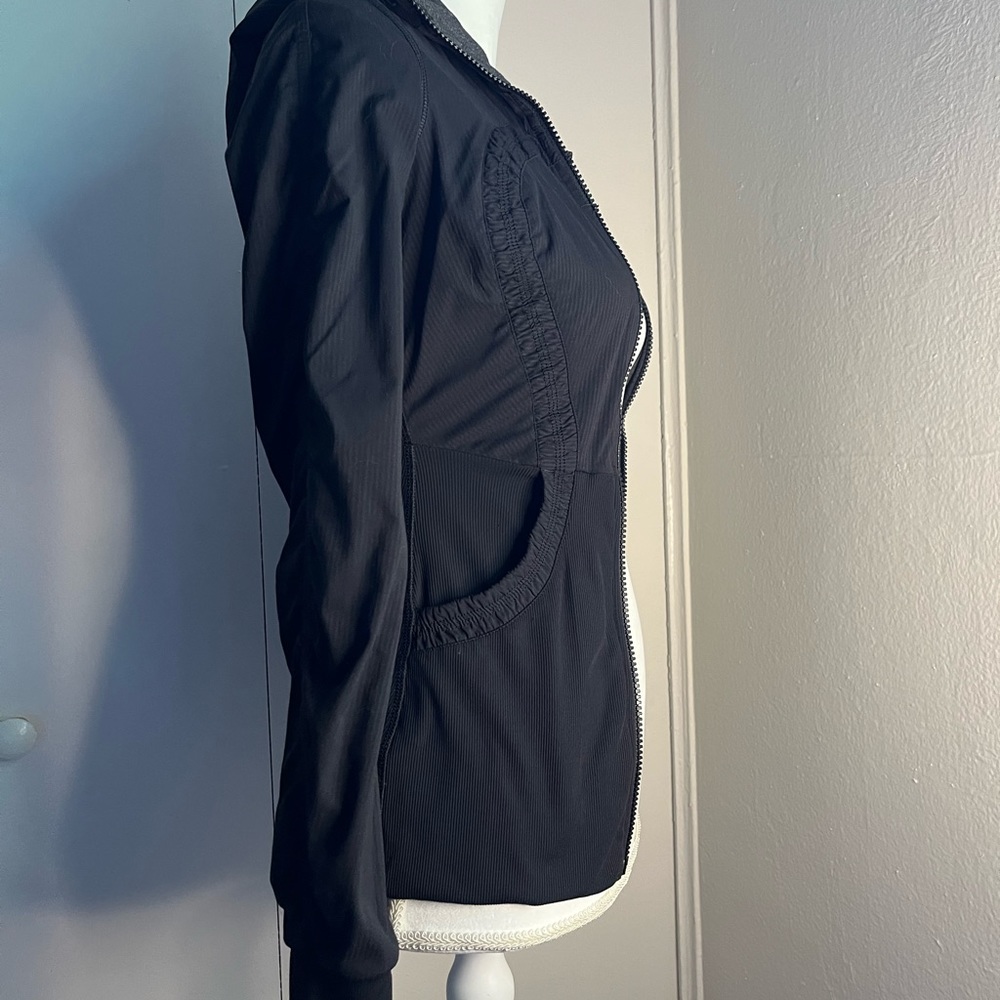 Reversible Lululemon Jacket - Picture 4 of 16